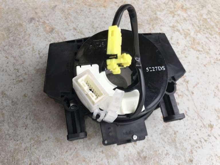 For Nissan Pathfinder 255677W00A Clock Spring